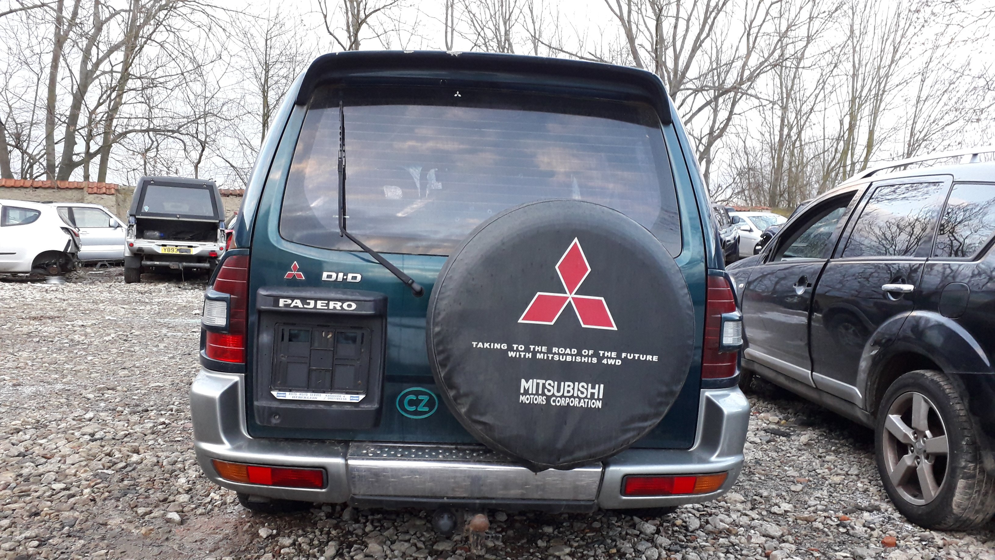 Mitsubishi Pajero 3.2DID 118kW stříbrno zelené CZ