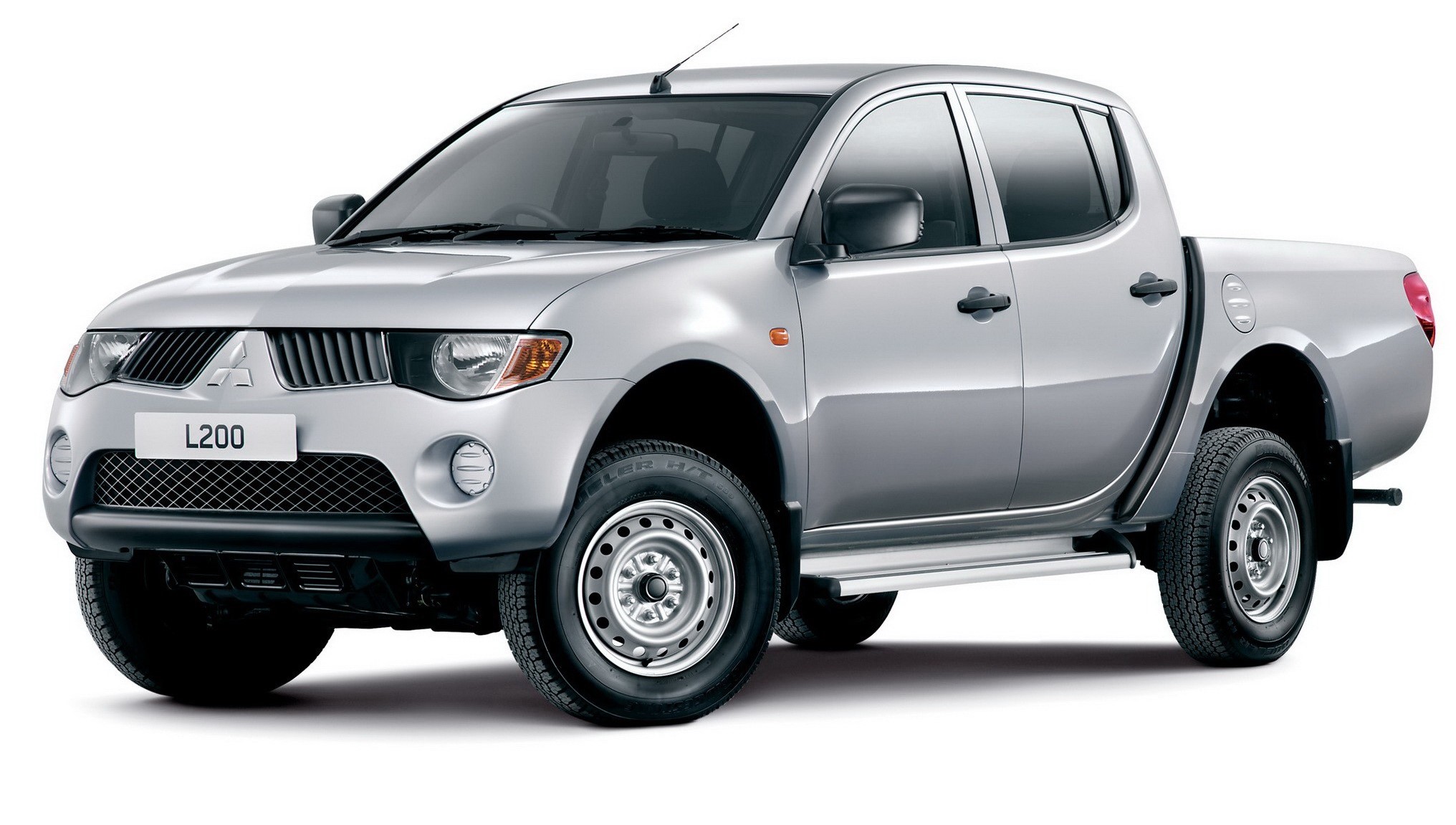 Mitsubishi l200 масло. Mitsubishi l200 4 поколение. Mitsubishi l200 2 поколение. Mitsubishi l200 2006-2015. Mitsubishi l200 5 поколение.