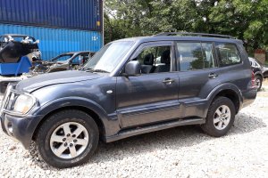 Mitsubsihi Pajero 3.2DID 118kW šedo - modré