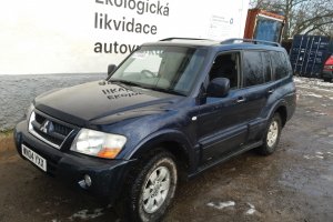 Mitsubishi Pajero 3.2DID 118kW tmavě modré