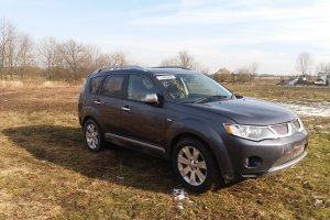 Mitsubishi Outlander II 2.2DID 115kW šedá metalíza