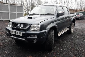 Mitsubishi L200 2.5TD 85kW tmavě šedá