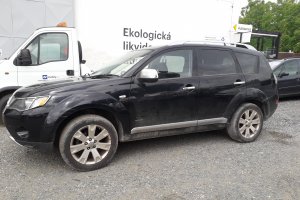 Mitsubishi Outlnader II 2.2DID 115kW černá metalíza