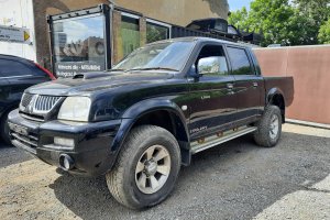 Mitsubishi L200 85kW 2.5TD s uzávěrkou černá