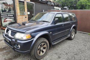 Mitsubishi Pajero Sport 2.5TD MAN 85kW šedomodré