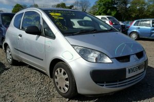 Mitsubishi Colt VI 1.1i 55kW stříbrný