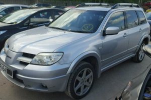 Mitsubishi Outlander I 2.4Mivec 118kW stříbrný