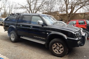 Mitsubishi L200 2.5TD černý hardtop 85kW