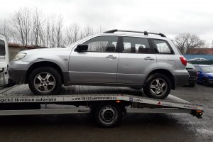 Mitsubishi Outlander 2.4i 118kW stříbrné