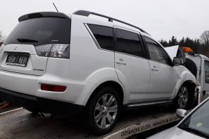 Mitsubishi Outlander II 2.2DID 115kW bílý CZ