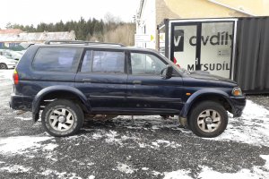 Mitsubsihi Pajero Sport 2.5TD 85kW tmavě modré