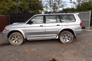 Mitsubishi Pajero Sport 2.5TD 85kW 04 stříbrné